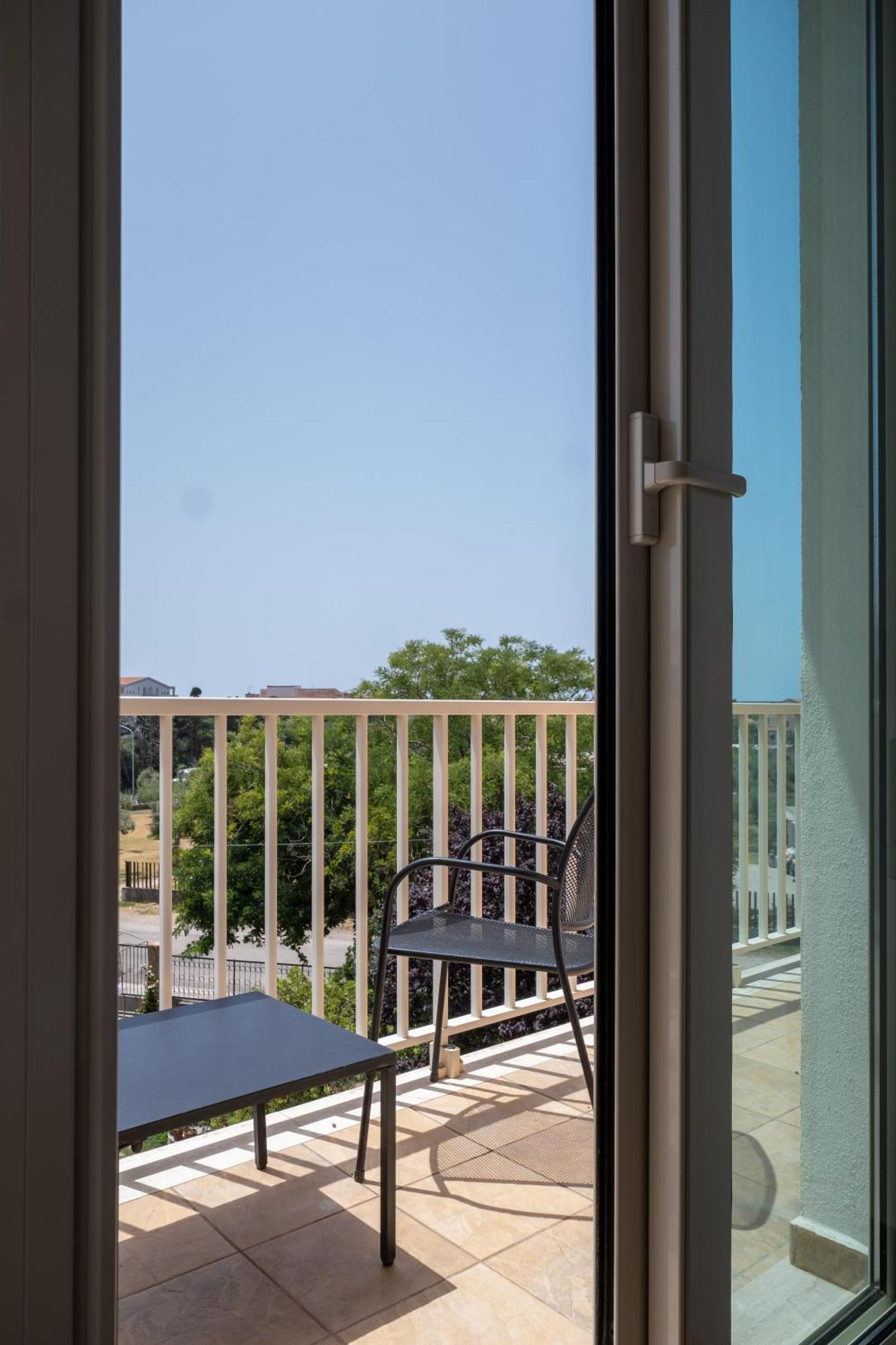 Nautika Suites Alguer Exterior foto